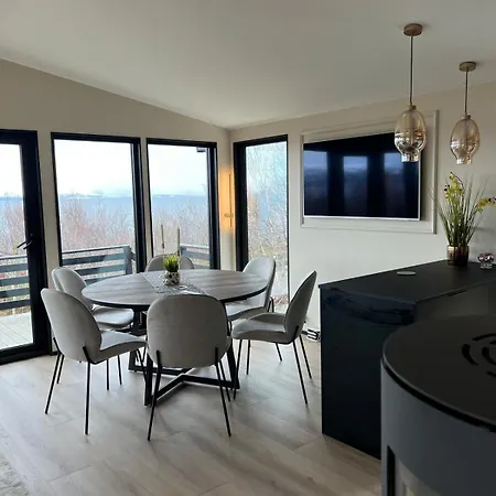 Vakantiehuis High Standard And Beautiful View Tennevik